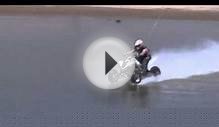 Квадроцикл едет по воде. Все в